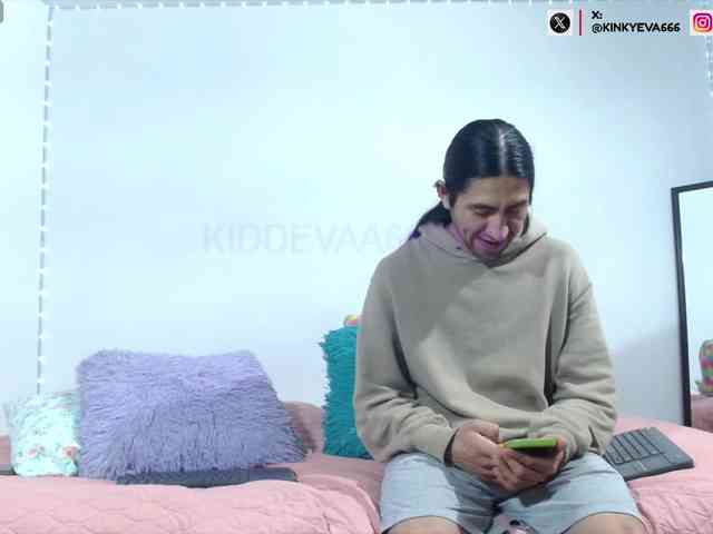 KIDDEVAA666999 webcam