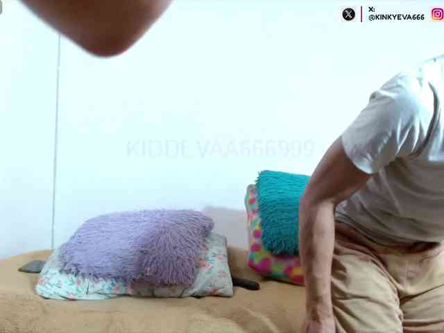 KIDDEVAA666999 webcam