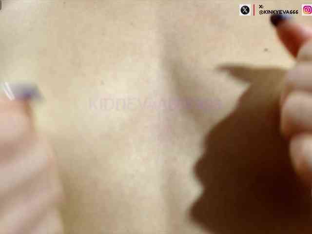 KIDDEVAA666999 webcam