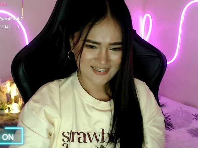 AdriannaFowler live cam on BongaCams