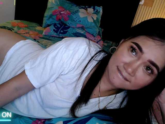AdriannaFowler live cam on BongaCams