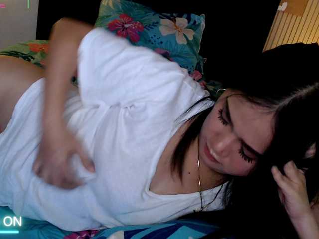 AdriannaFowler live cam on BongaCams