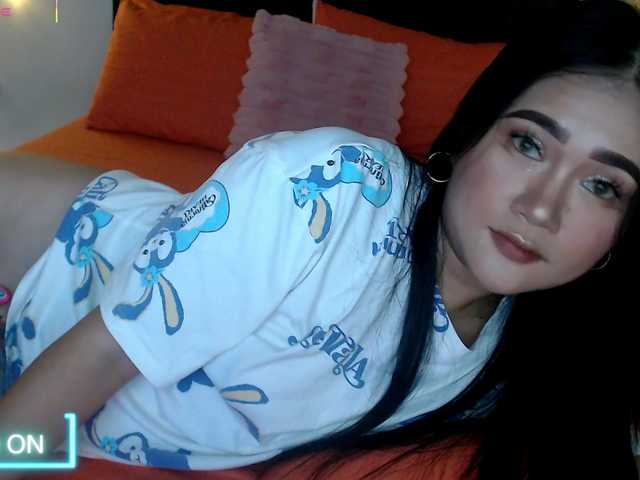 AdriannaFowler live cam preview