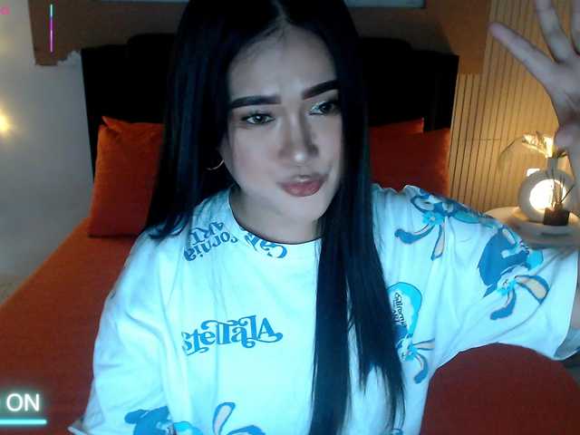 AdriannaFowler live cam on BongaCams