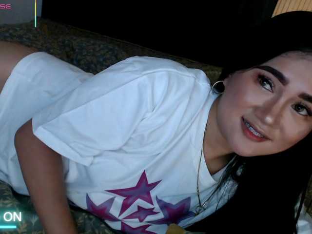 AdriannaFowler live cam on BongaCams