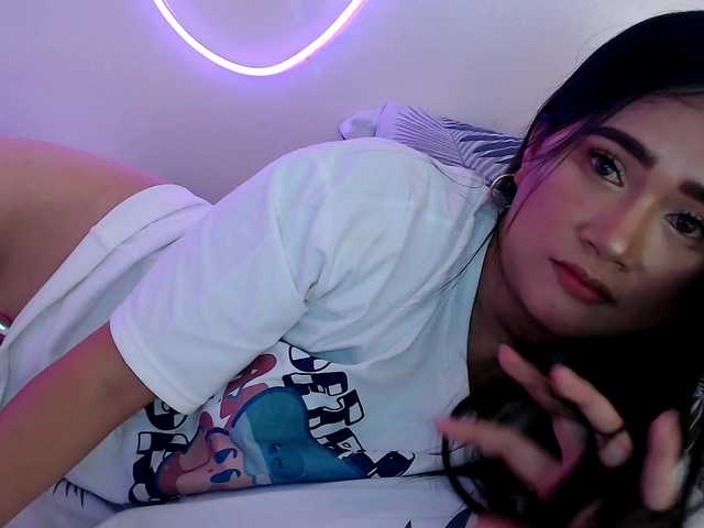 AdriannaFowler live cam on BongaCams