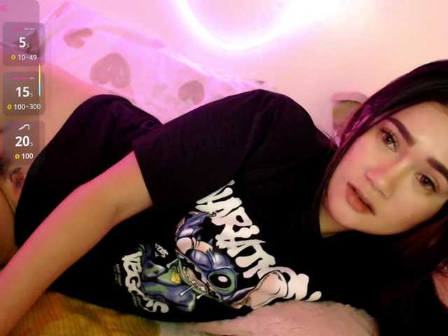 AdriannaFowler live cam on BongaCams