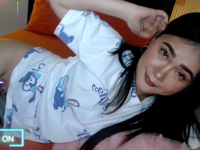 AdriannaFowler live cam preview