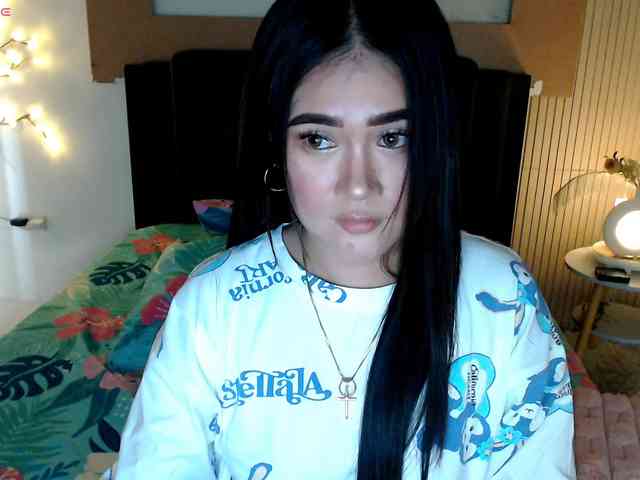 AdriannaFowler webcam