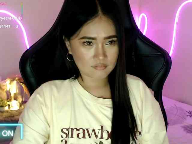 AdriannaFowler webcam