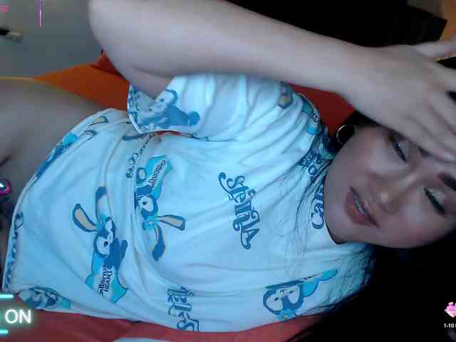 AdriannaFowler webcam