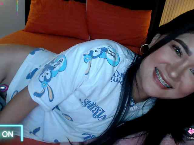 AdriannaFowler webcam
