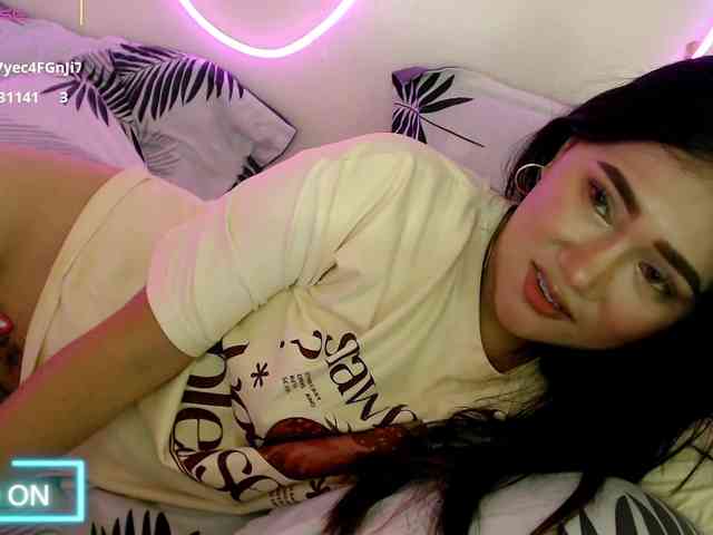 AdriannaFowler webcam