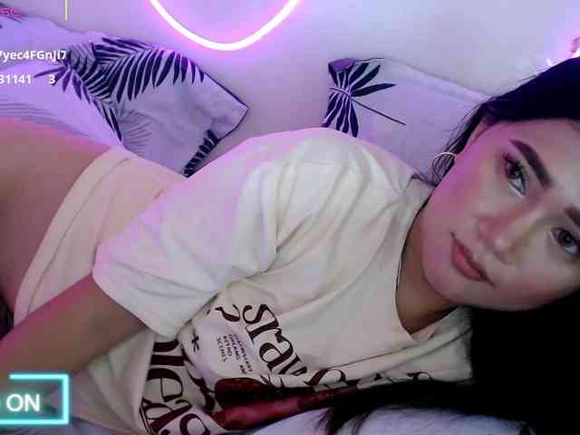 AdriannaFowler webcam