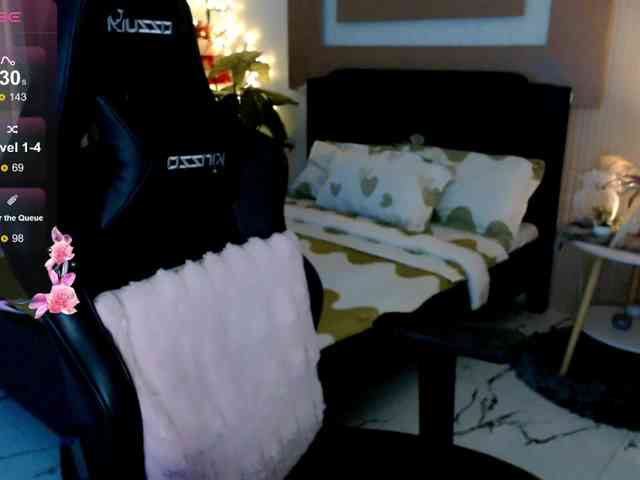 AdriannaFowler webcam