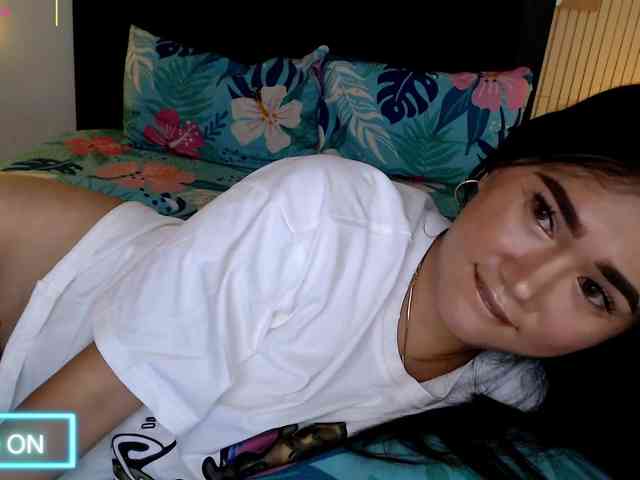AdriannaFowler webcam