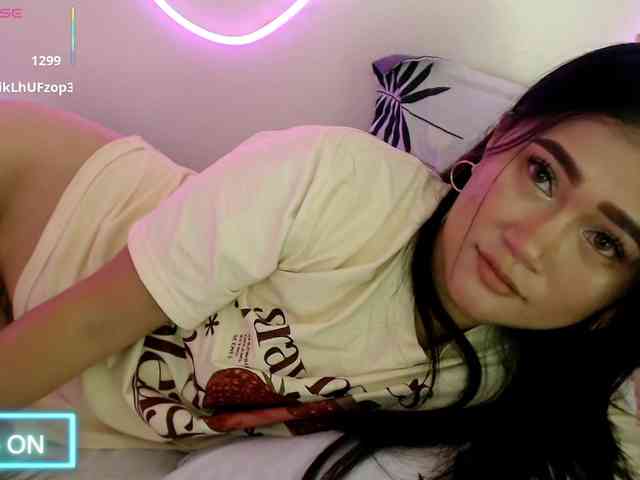 AdriannaFowler webcam