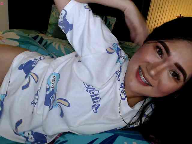 AdriannaFowler webcam