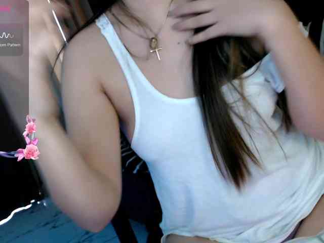 AdriannaFowler webcam