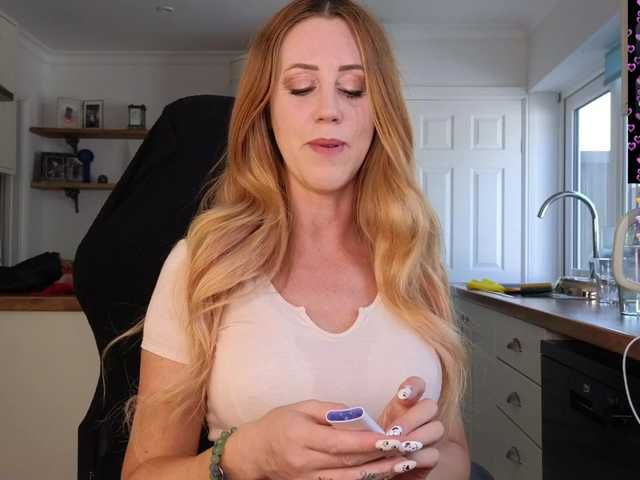 stripmequick live cam on BongaCams