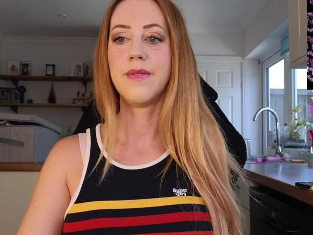 stripmequick live cam on BongaCams