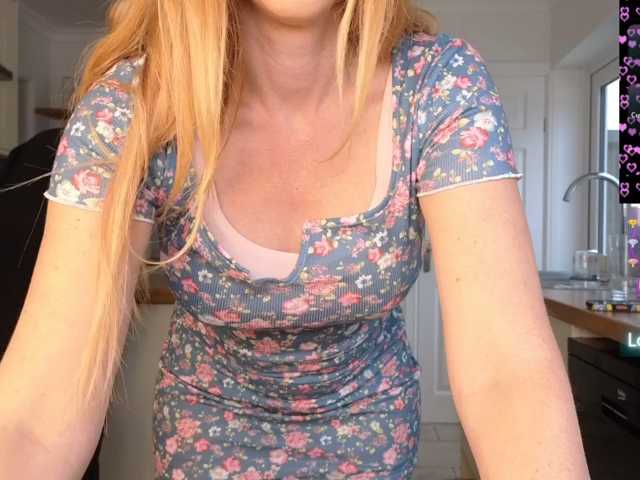stripmequick live cam on BongaCams