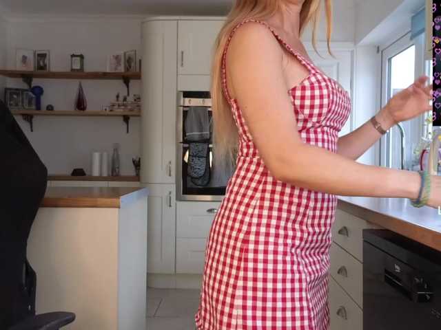 stripmequick live cam on BongaCams
