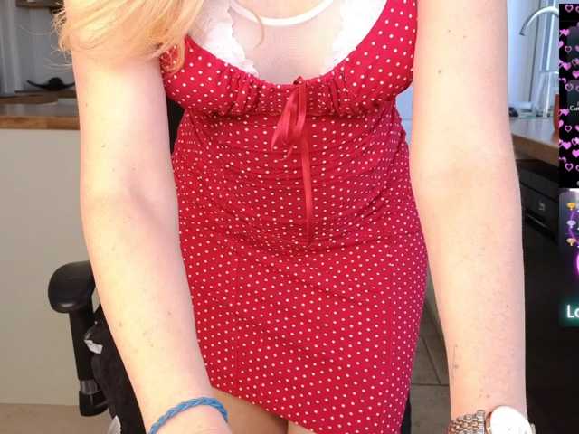 stripmequick live cam on BongaCams