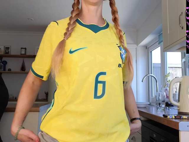 stripmequick live cam on BongaCams