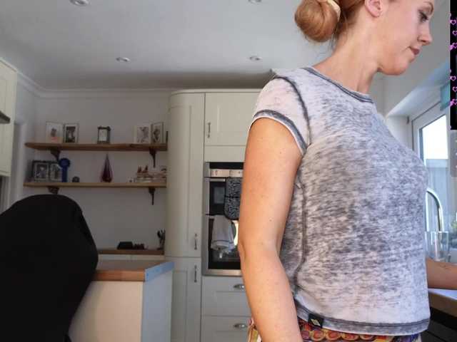 stripmequick live cam on BongaCams