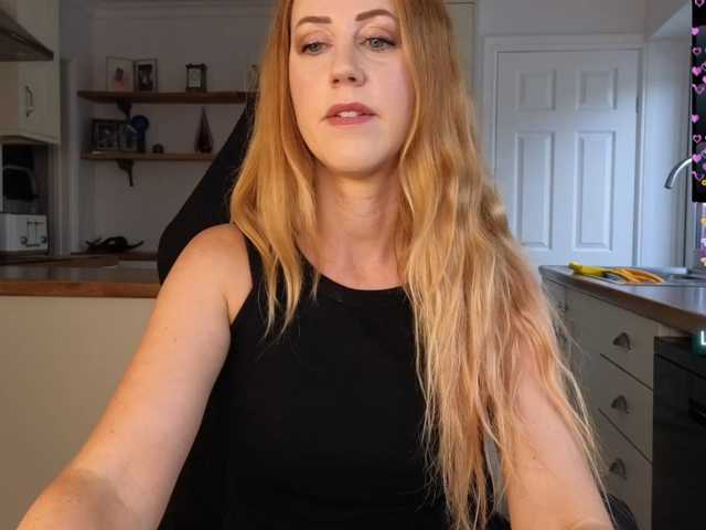 stripmequick live cam on BongaCams