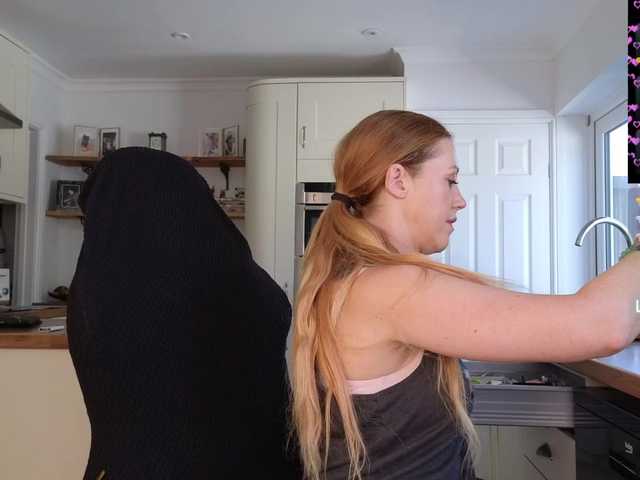 stripmequick live webcam show