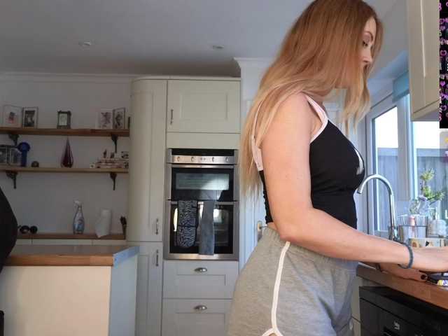 stripmequick live cam on BongaCams