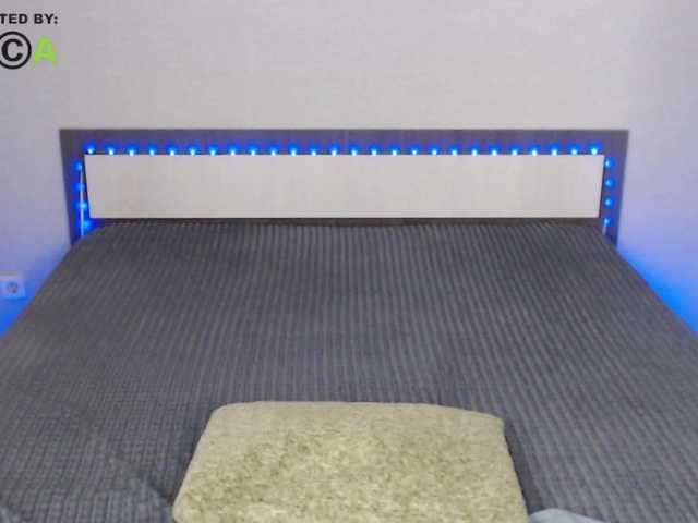 RonnieMilles's BongaCams show and profile