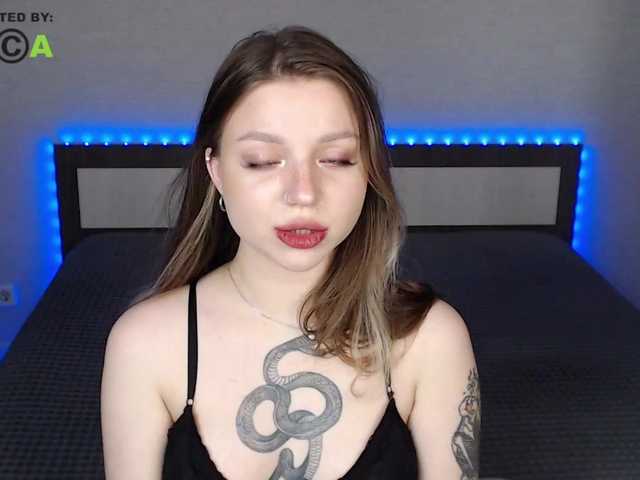 RonnieMilles live cam on BongaCams