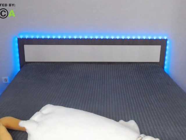 RonnieMilles live cam on BongaCams