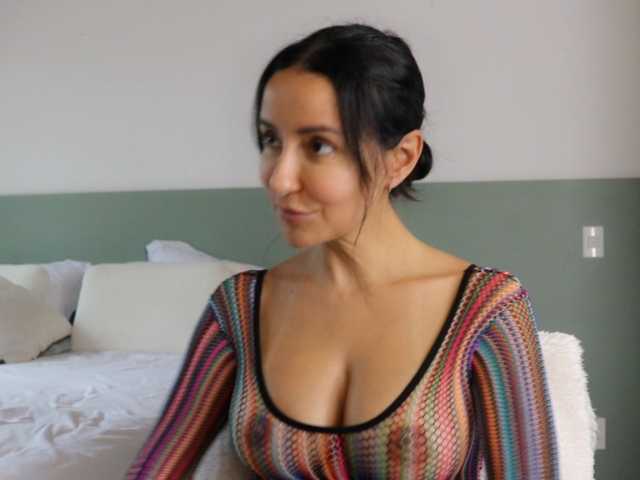 miiiawallaceoff live cam on BongaCams