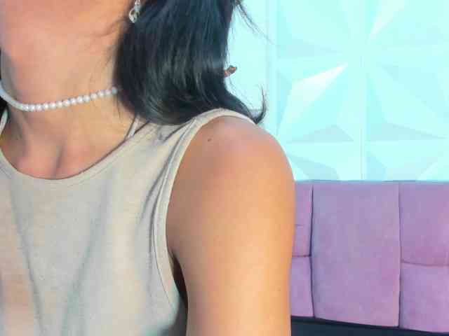 Briyit-Doll Live Webcam on BongaCams