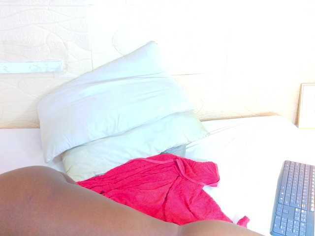 juicy-tits69 live cam on BongaCams
