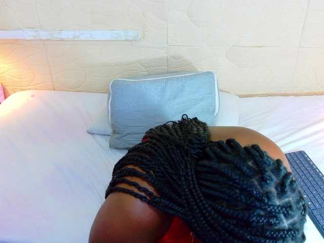 juicy-tits69 live cam on BongaCams