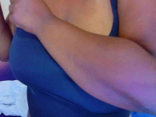 juicy-tits69 webcam