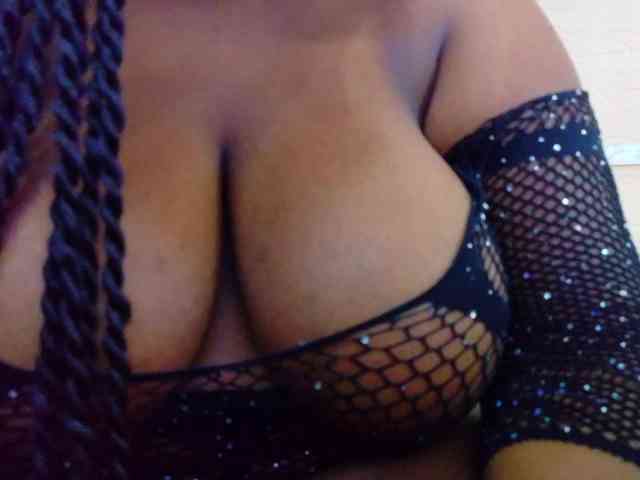 juicy-tits69 webcam