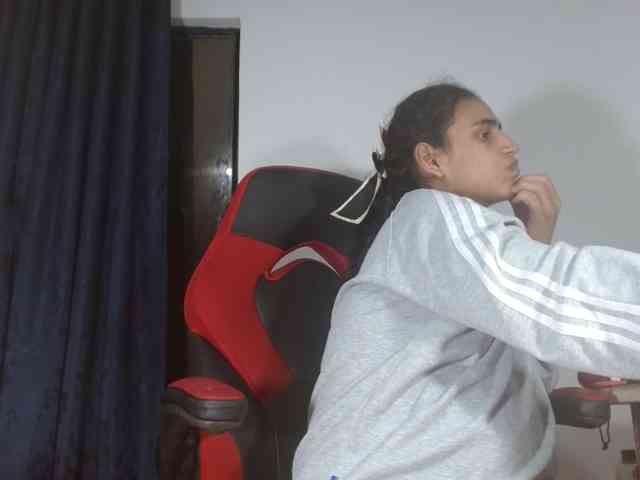 sweetangel2582 webcam