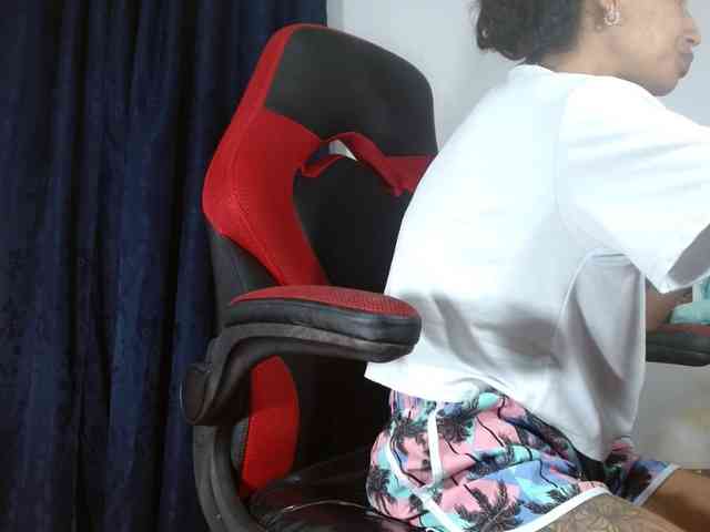 sweetangel2582 webcam