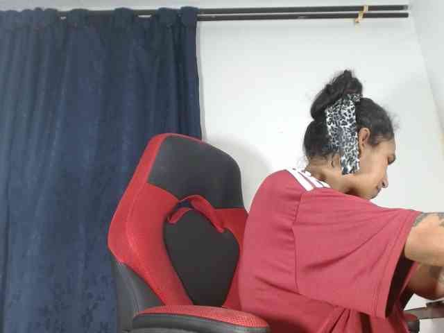 sweetangel2582 webcam
