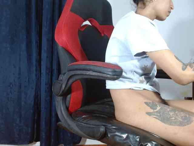 sweetangel2582 webcam
