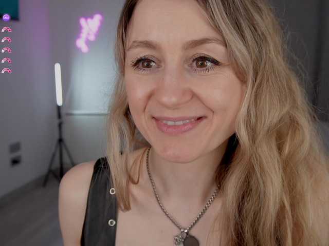 MrsMilana live cam
