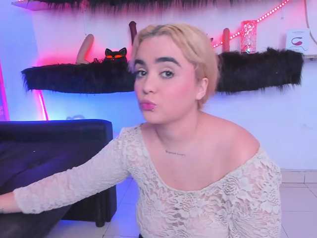 Shyfantasies live cam on BongaCams
