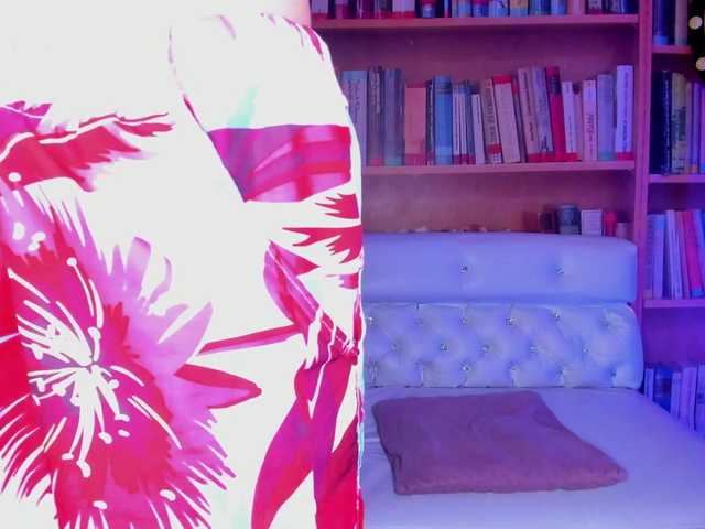 Shyfantasies live cam on BongaCams