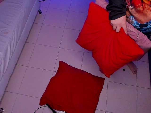 Shyfantasies live webcam show